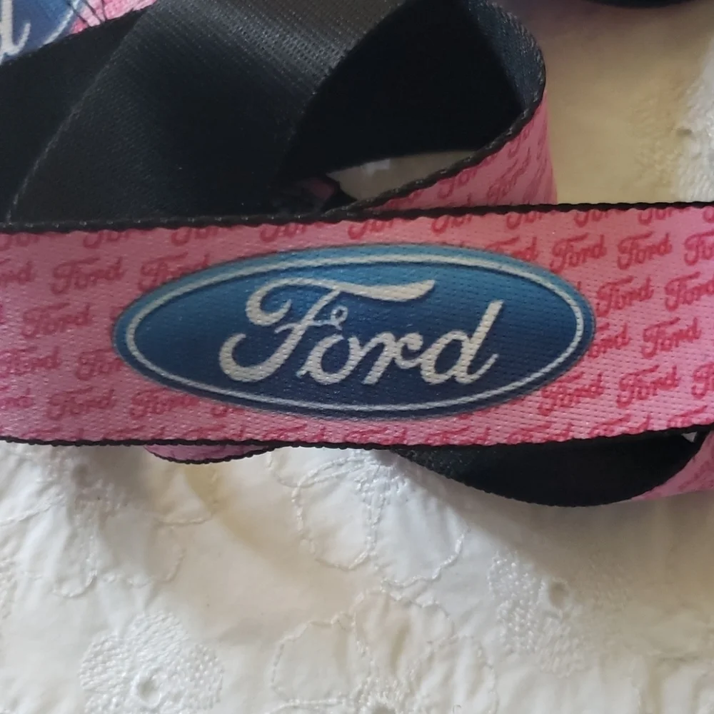 Buckle down FORD pink dog leash